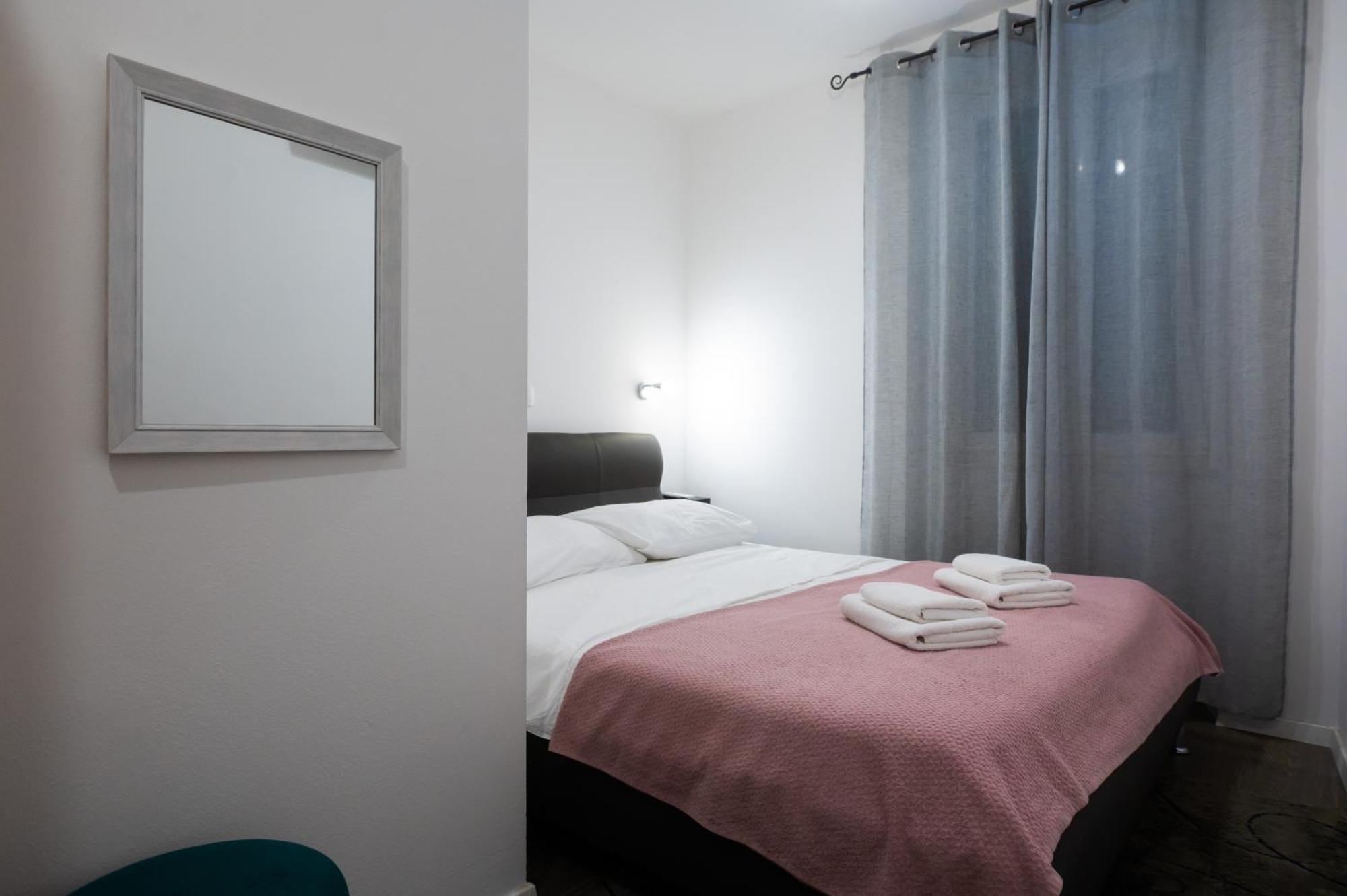 Pyrotima Apartments Zadar Bagian luar foto
